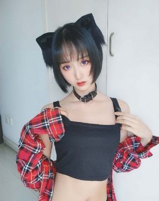 CaoPron成人超碰公开网站_BD英语BD在线观看